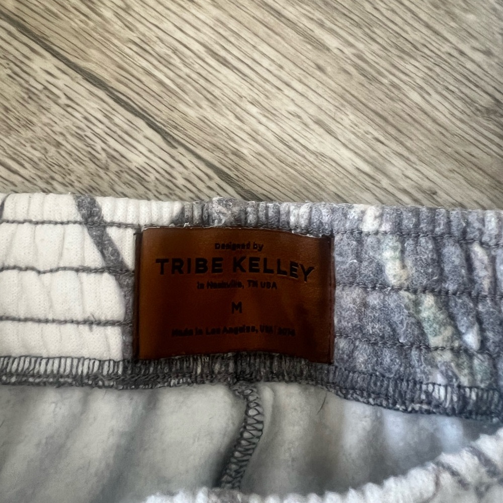 Tribe Kelley Women’s White & Brown Camouflage Lounge Sweatpants - Picture 2 of 2